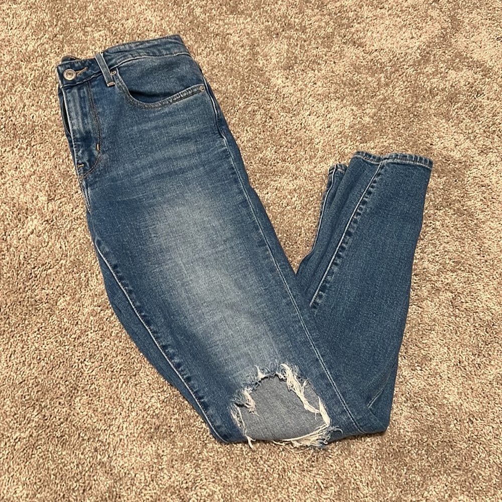 Levi’s 721 Ripped High Waisted Skinny Jeans - 27